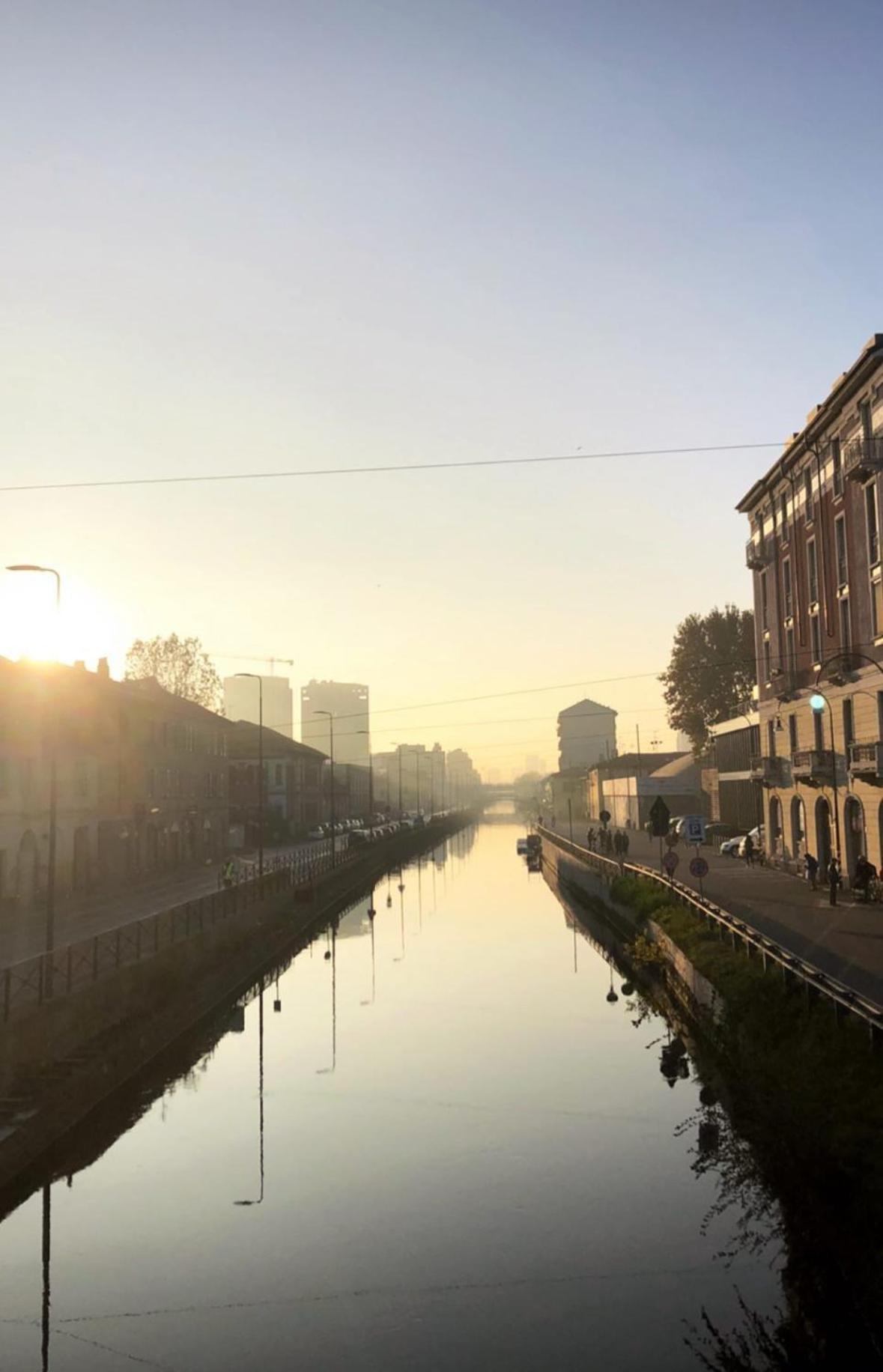 Bilocale In Bande Nere-Metro Rossa Duomo Apartment Milan Bagian luar foto